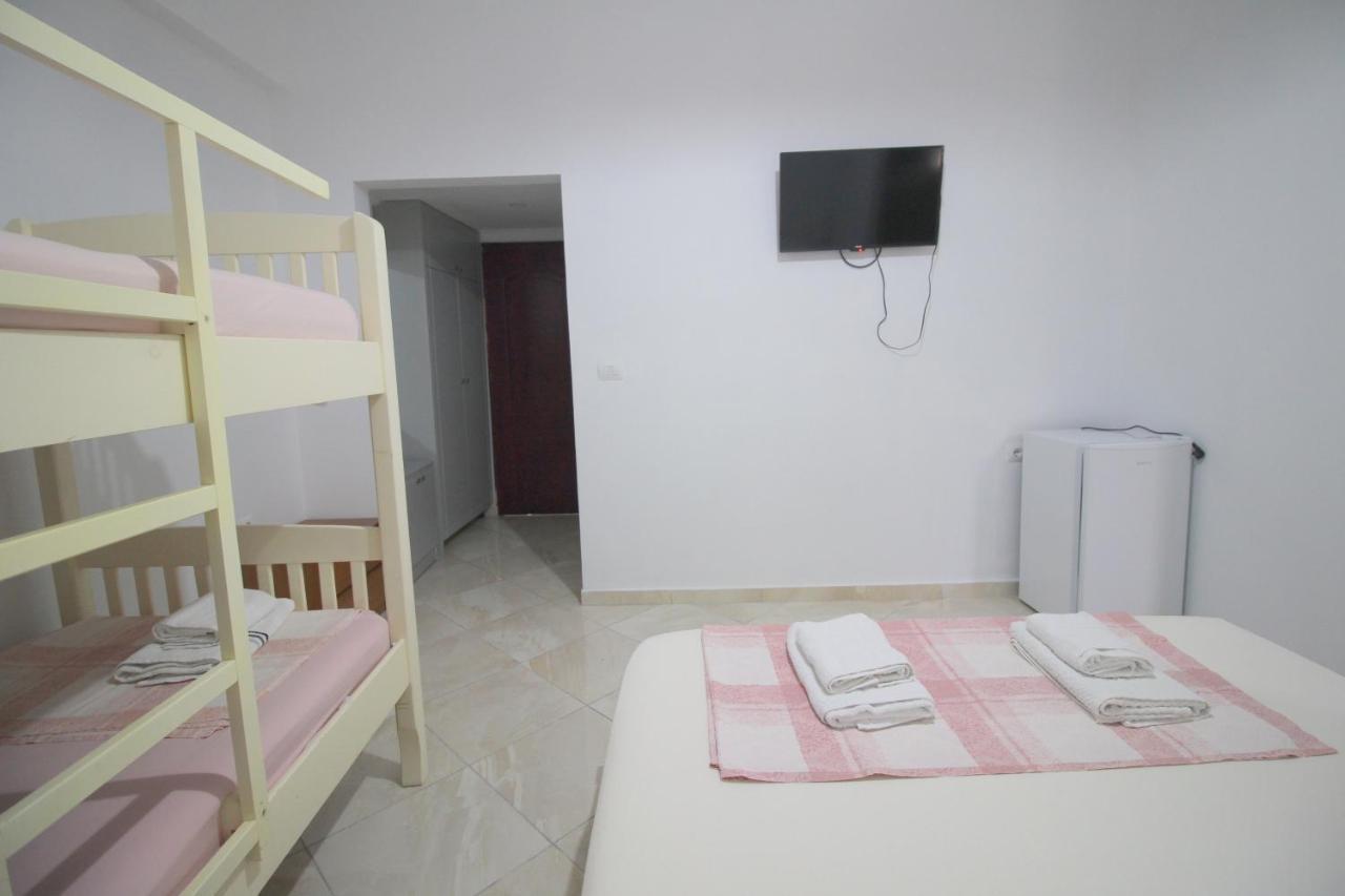 Andy Apartments Sarande Exterior photo