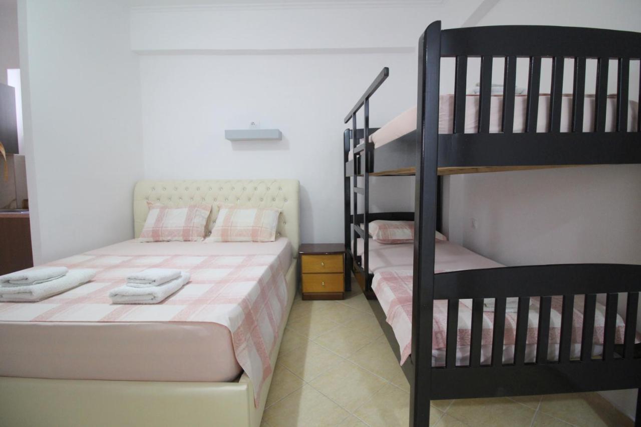 Andy Apartments Sarande Exterior photo